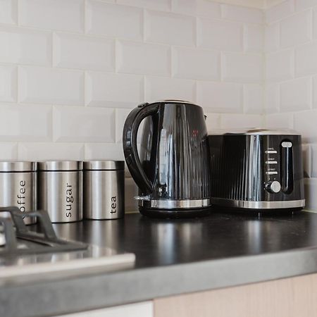 Modern Cosy Corner Flat 3 Bed And Loft Sleep 7 People Apartment ลอนดอน ภายนอก รูปภาพ