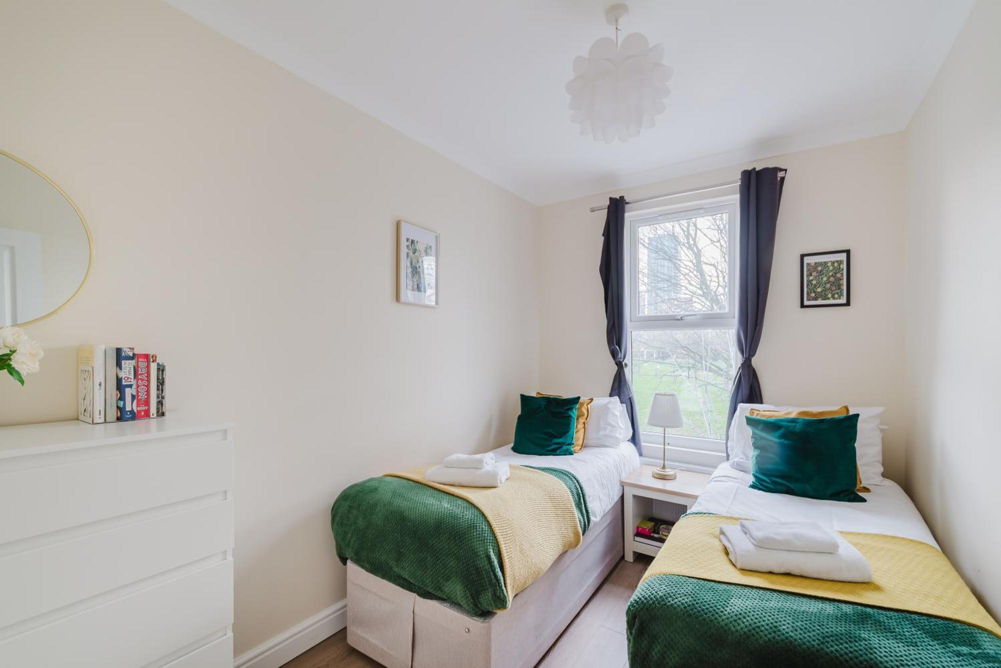 Modern Cosy Corner Flat 3 Bed And Loft Sleep 7 People Apartment ลอนดอน ภายนอก รูปภาพ