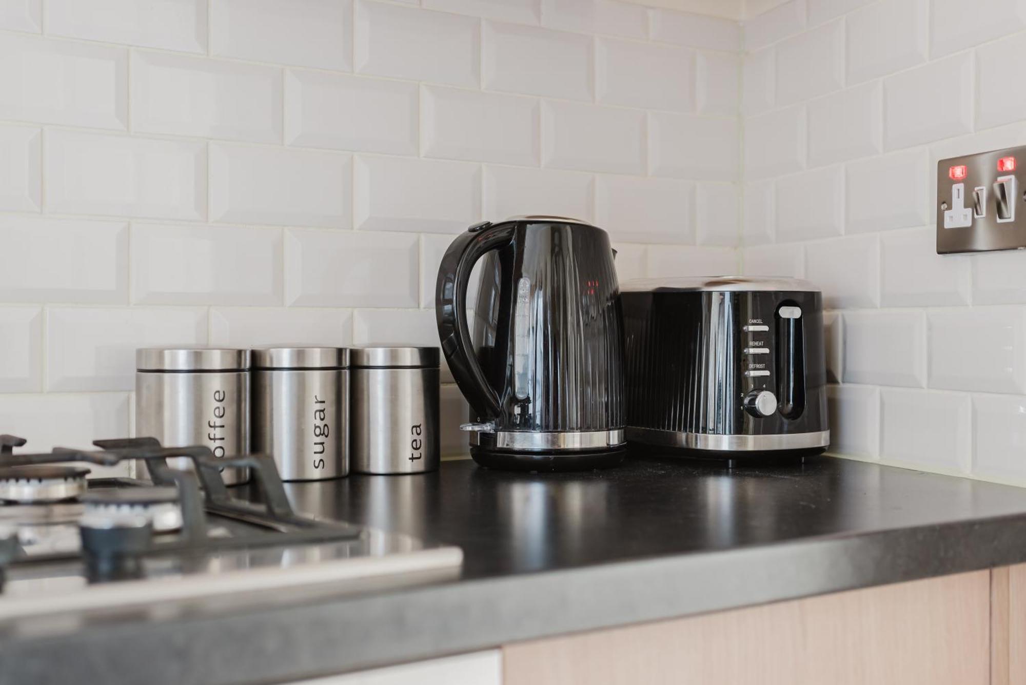 Modern Cosy Corner Flat 3 Bed And Loft Sleep 7 People Apartment ลอนดอน ภายนอก รูปภาพ