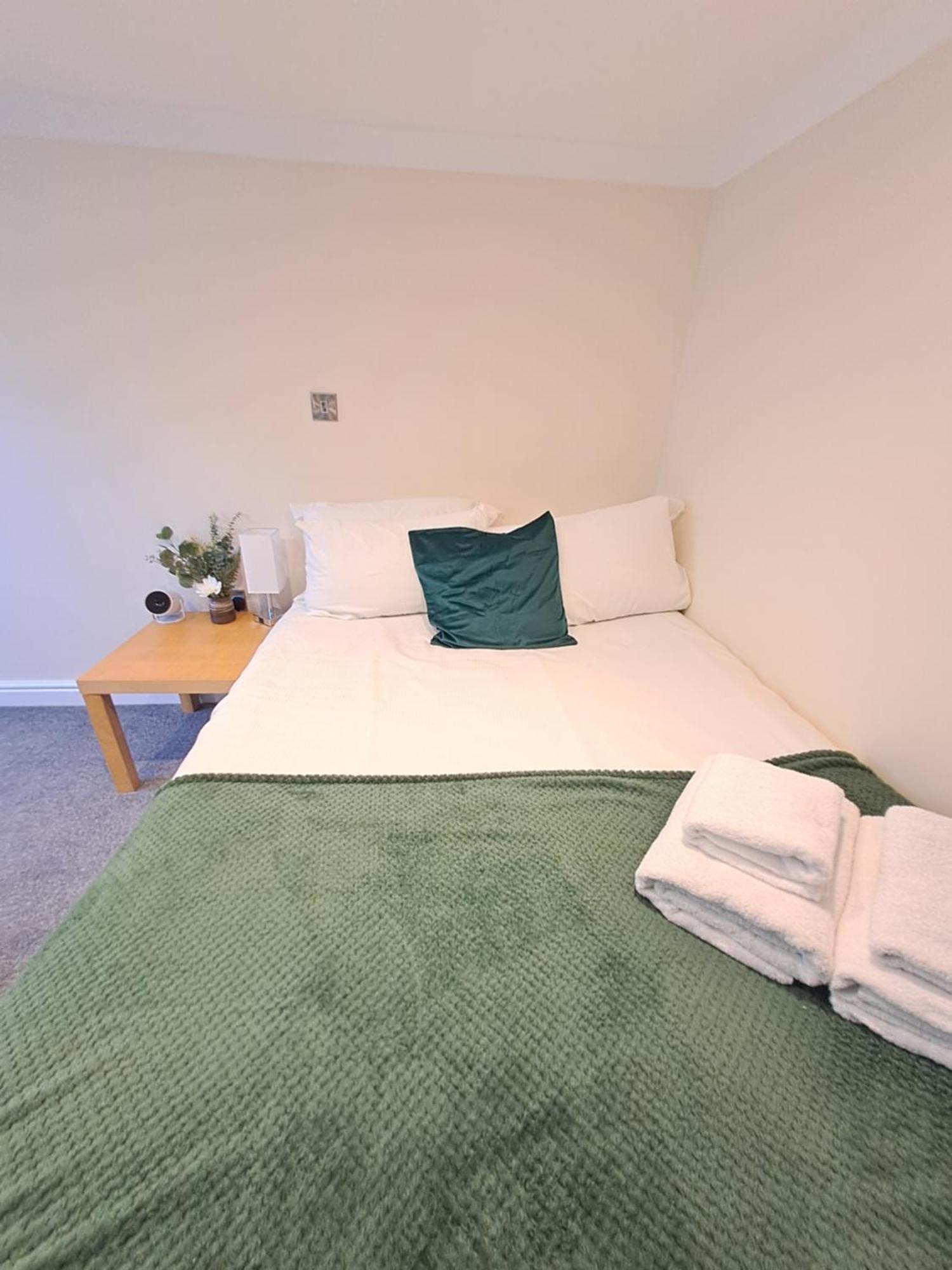 Modern Cosy Corner Flat 3 Bed And Loft Sleep 7 People Apartment ลอนดอน ภายนอก รูปภาพ
